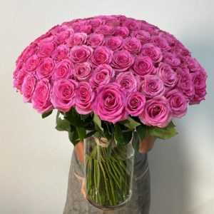 200 Pink Rose in Vase
